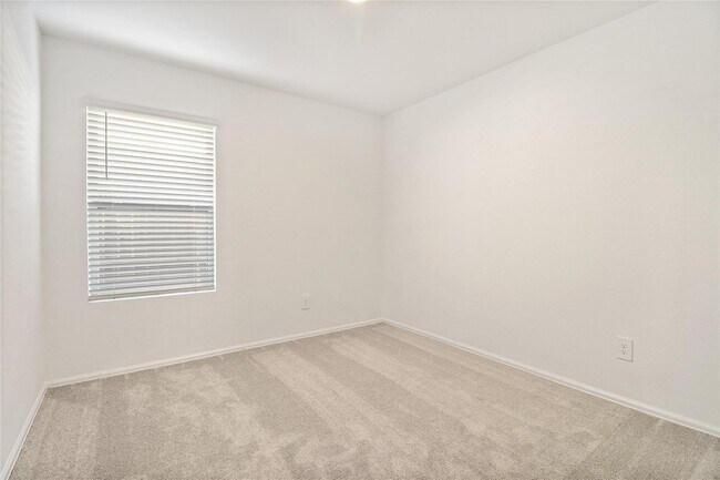 Building Photo - 17715 Grv Hl Dr