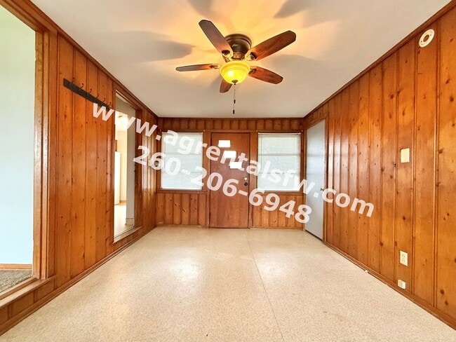 Building Photo - 2 Bedroom House