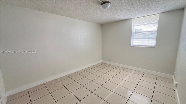 Building Photo - 4550 NW 9th St