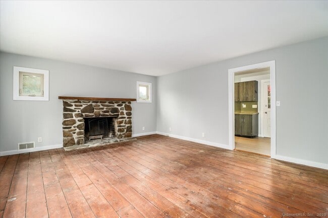 Building Photo - 381 Litchfield Rd