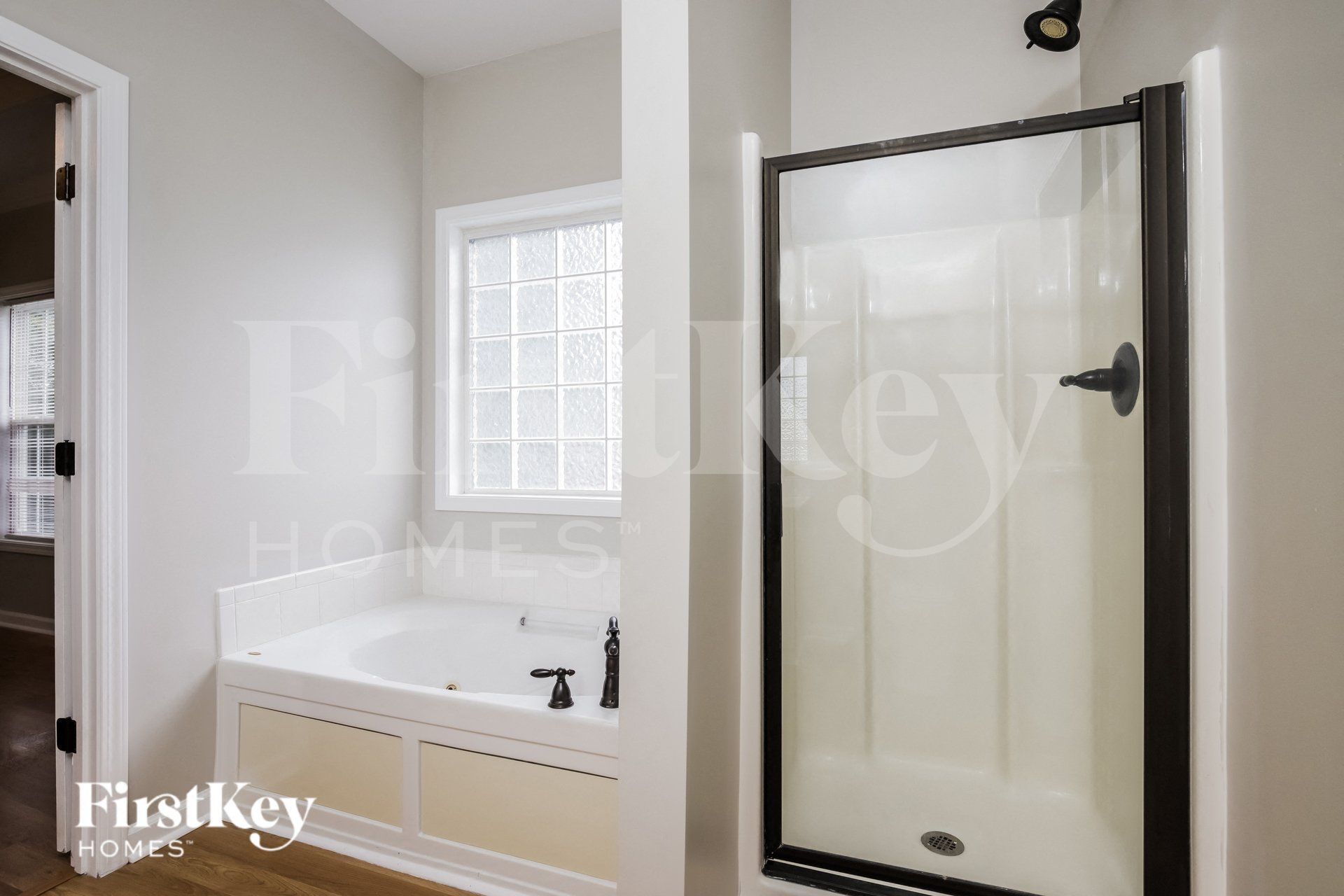 Building Photo - 2285 Glen Cove Way