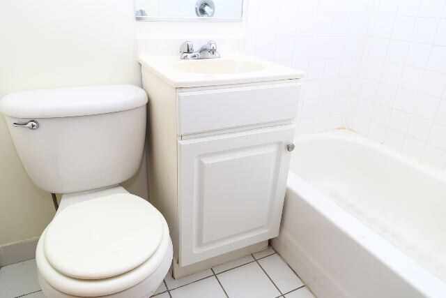 Building Photo - 4241 N Kenmore Ave