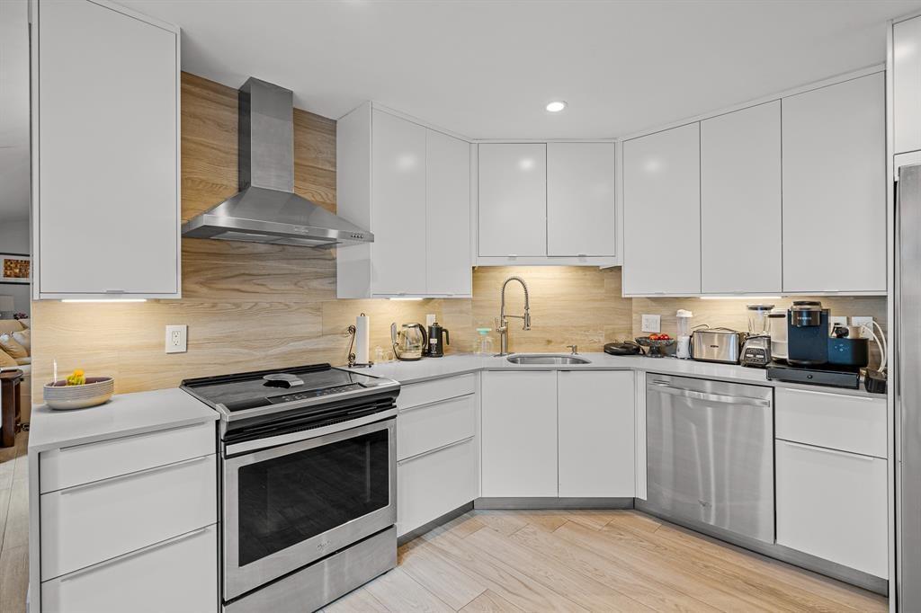 Building Photo - 9937 NW 47th Ter