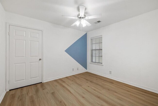 Building Photo - 805 Sabinas Ct