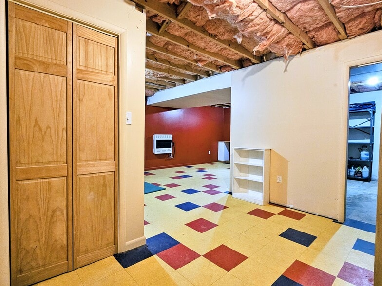 Building Photo - 131 Red Stone Cir