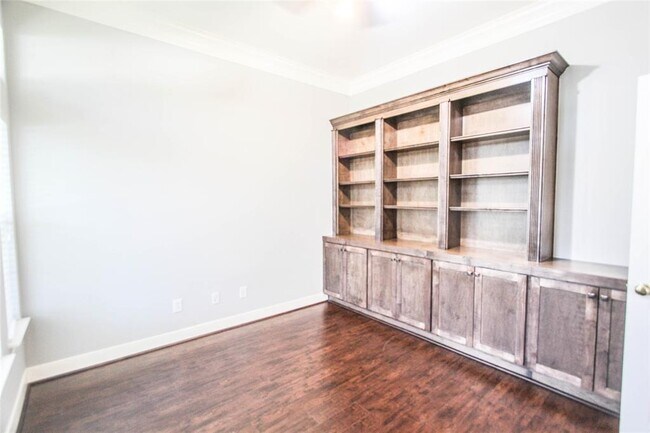 Building Photo - 6006 Briar Hill Ct