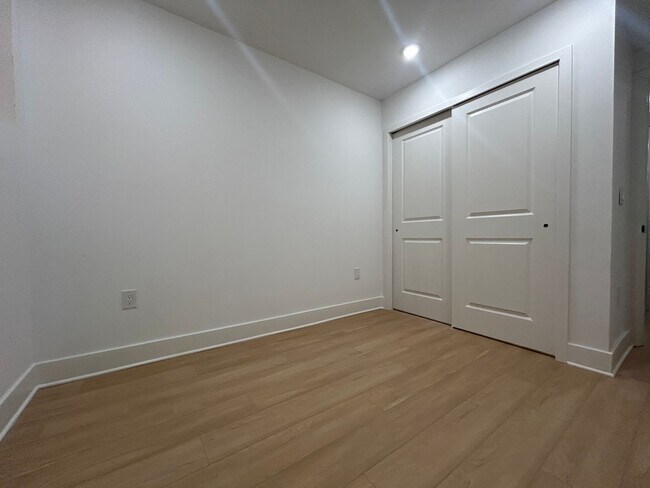 Building Photo - 612 N 39th St