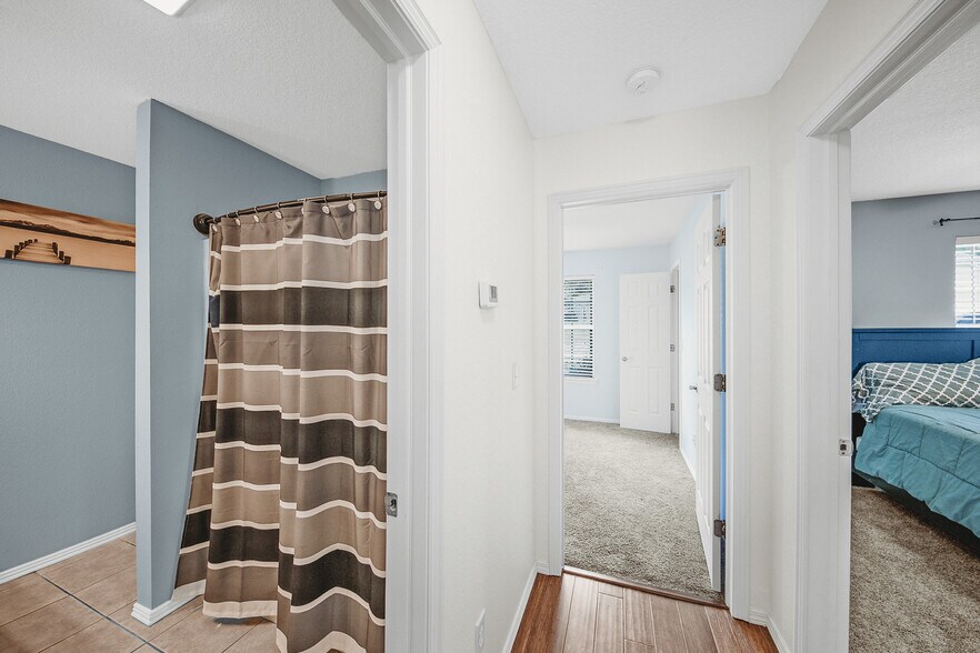 Building Photo - 2167 Sweetwater Ranch Ave