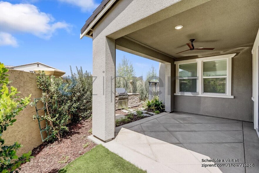 Building Photo - 7150 Kirigin Way