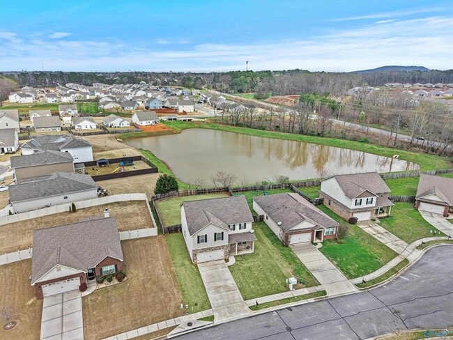 Building Photo - 30057 Glenrose Way