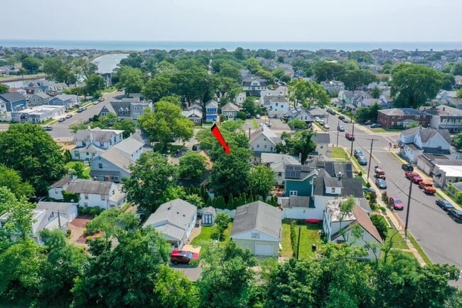 Aerial View - 609 Main St