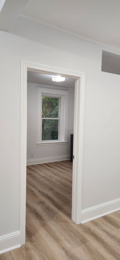 Building Photo - Great 1 Bed Close to The Green Line Available 1/1/26