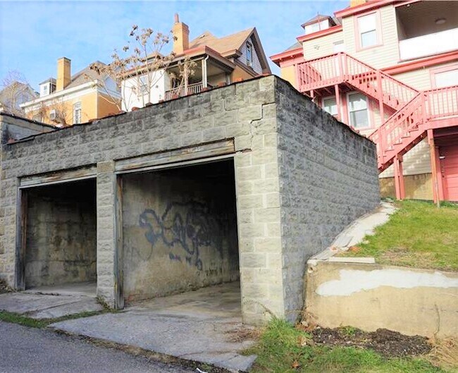 2 car garage including with the rental - 1901 Termon Ave