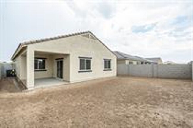 Building Photo - Single Family home 4 bedroom 2 baths