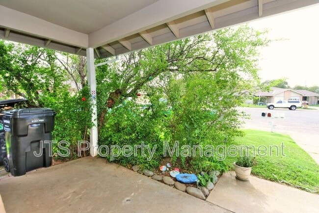 Building Photo - 8856 N Winding Way