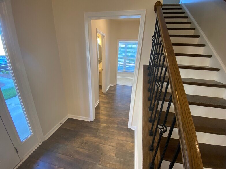 Building Photo - 4043 Woodsmill Rd