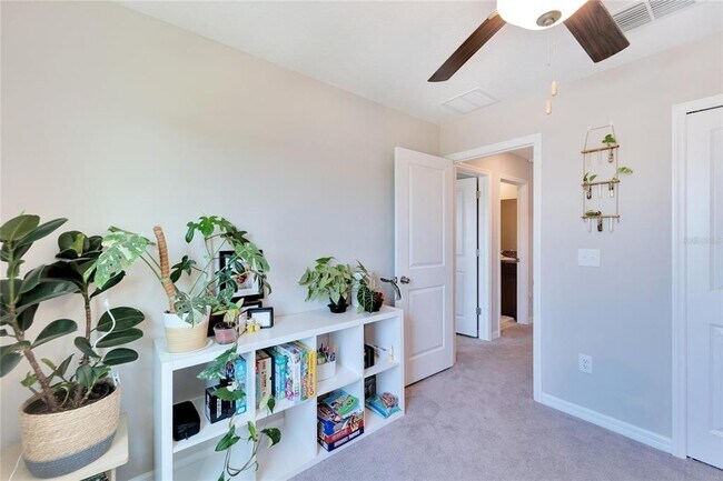 Building Photo - 403 Royal Empress Dr