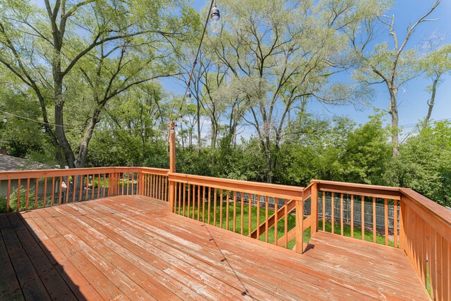 Building Photo - 21W458 Buckingham Rd