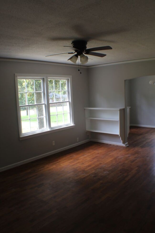 Building Photo - Your Cottage Awaits!