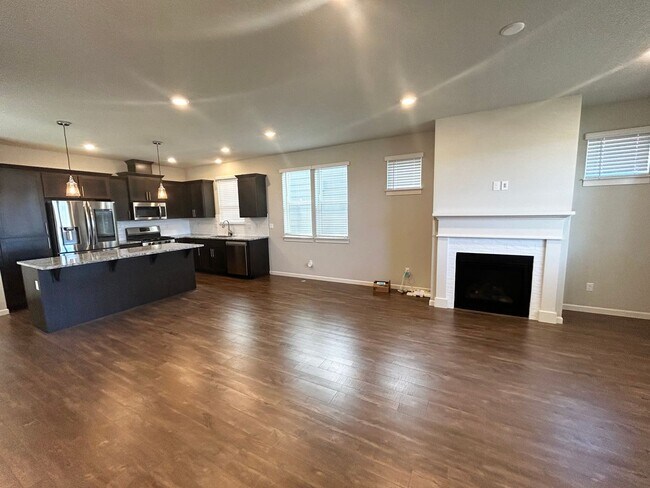Building Photo - New 4 Bedroom North Plains Home!!!
