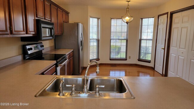 Building Photo - 10313 Chimney Ridge Ct