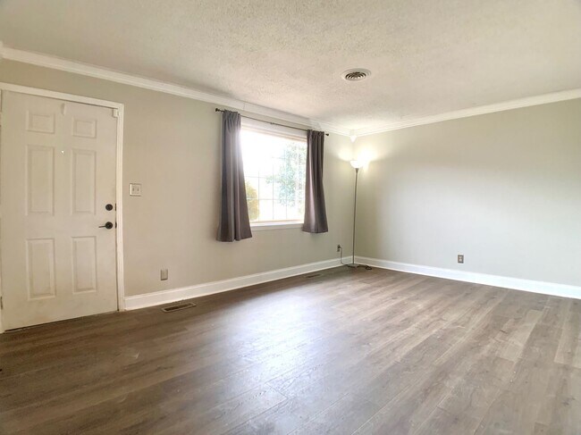 Building Photo - 2707 Dove Ct