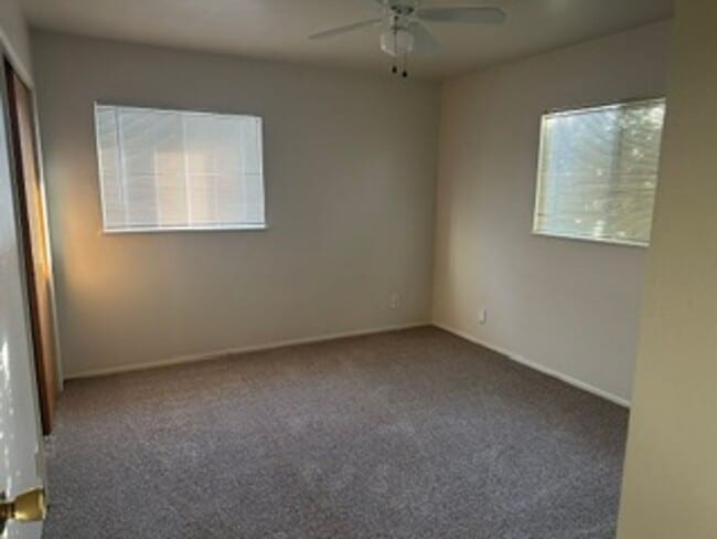 Building Photo - 1248 N Thorne Ave