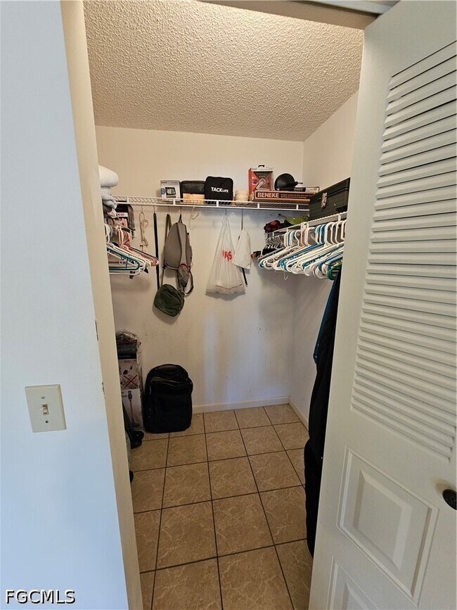 Building Photo - 14831 Summerlin Woods Dr