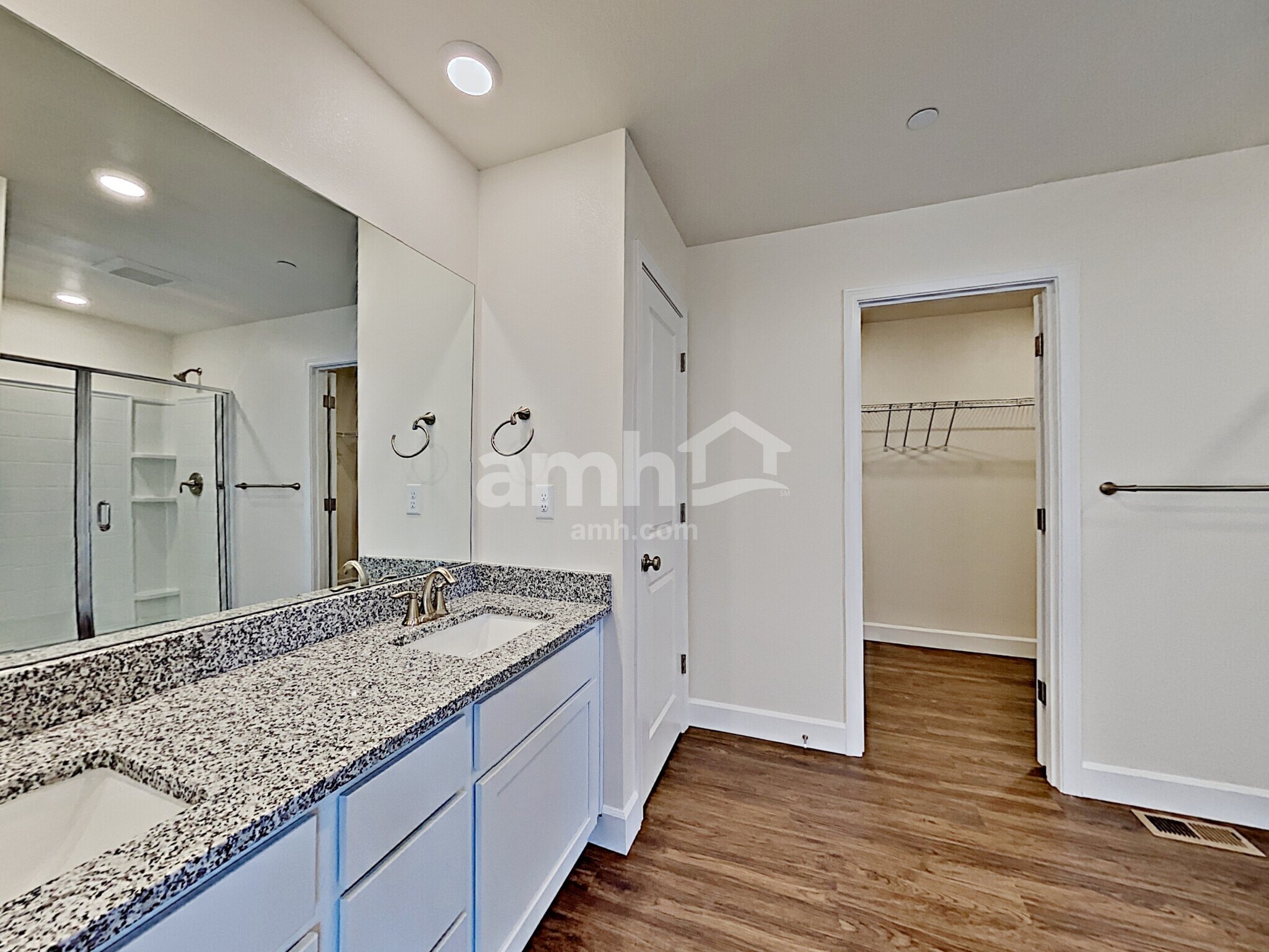 Building Photo - 10618 137th St E