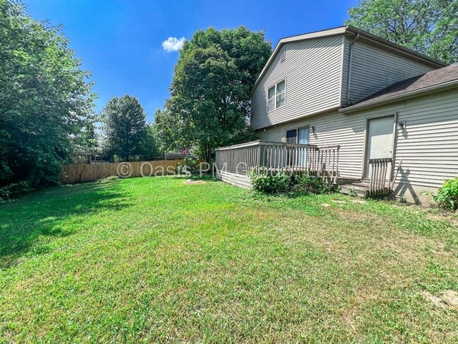 Building Photo - 1449 Valley Dr