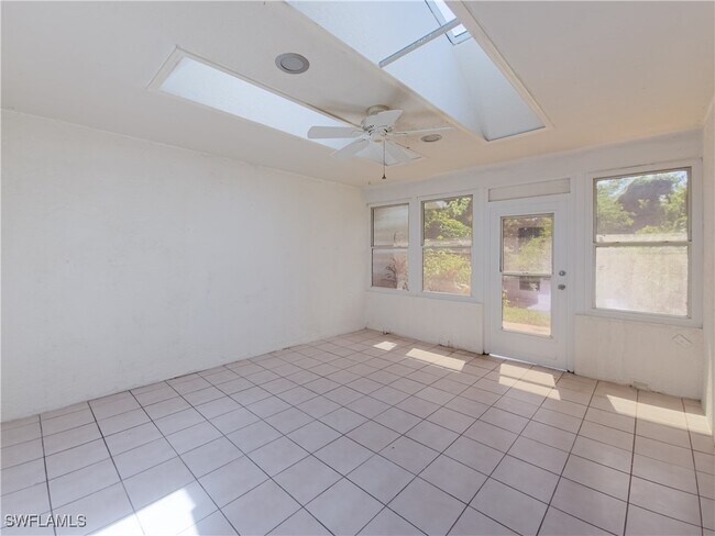 Building Photo - 607 Brookwood Pl