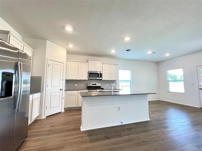 Building Photo - 10501 Steinbeck Dr