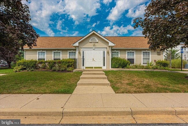 Building Photo - 7130 Oberlin Cir