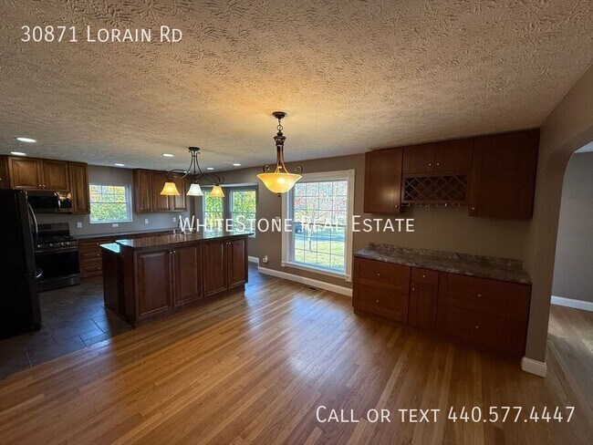 Building Photo - 30871 Lorain Rd