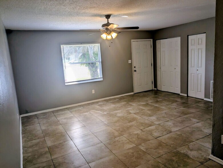 Building Photo - 1483 Elderton Dr