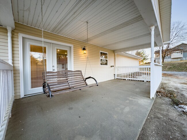 Building Photo - 398 Shady Brook Dr