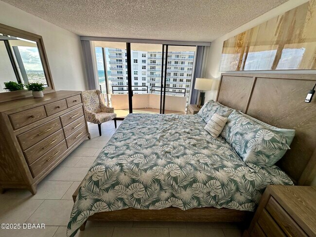 Building Photo - 2828 N Atlantic Ave