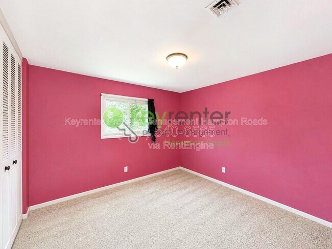 Building Photo - 608 Charlton Dr