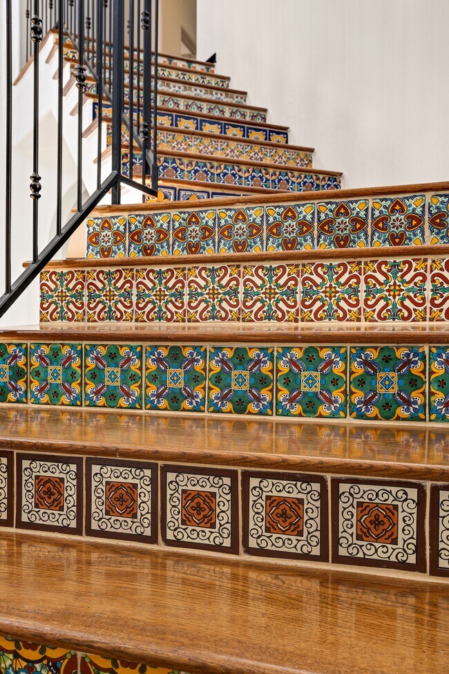 Building Photo - 1809 Palos Verdes Dr W