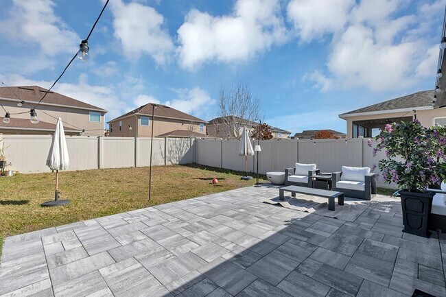 Building Photo - 3471 Dovetail Ave