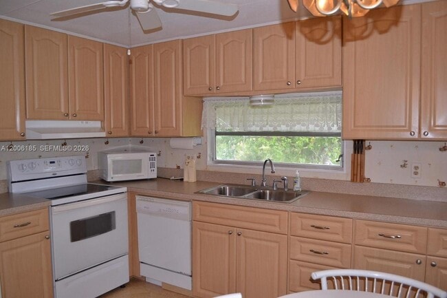 Building Photo - 1620 SW 64th Way