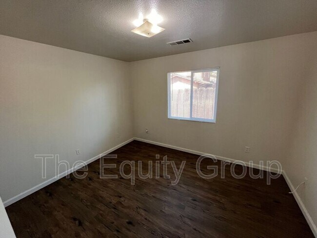 Building Photo - 482 W Morton Ave