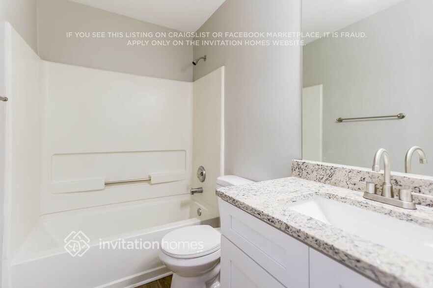 Building Photo - 2231 Creekway Dr