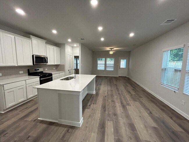 Building Photo - 7922 Alset Dr