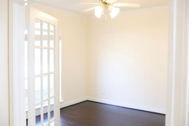 Building Photo - 1236 Laurel Lp