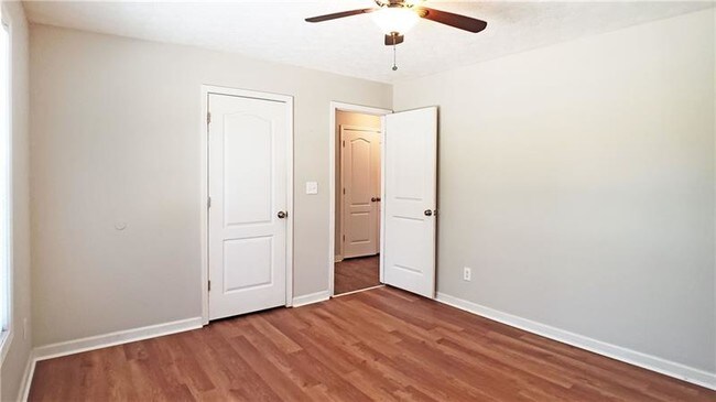 Building Photo - 2885 Center St