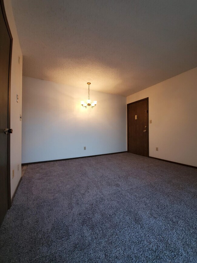 Building Photo - 941 Emmons St