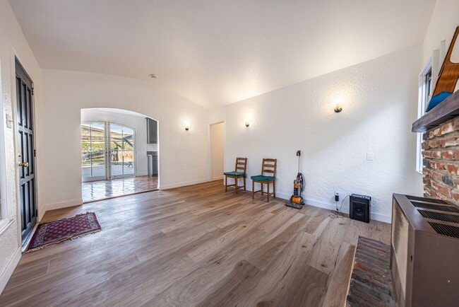 Building Photo - 3 Bedroom Home with Outdoor Space in Frogtown!