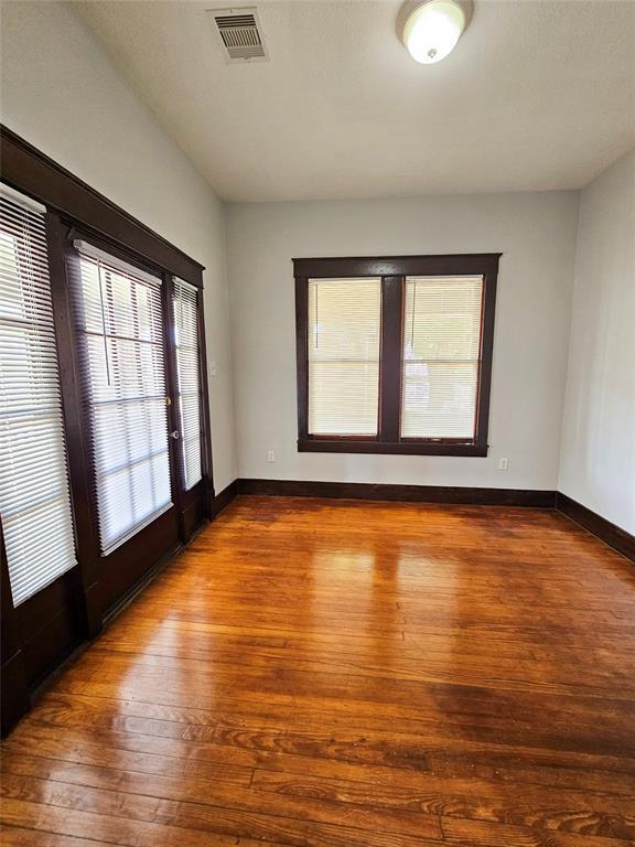 Building Photo - 718 Boundary St