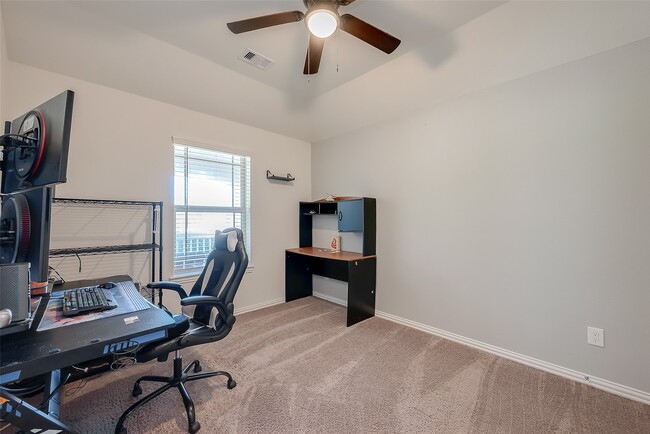 Building Photo - 15942 Boom Dr